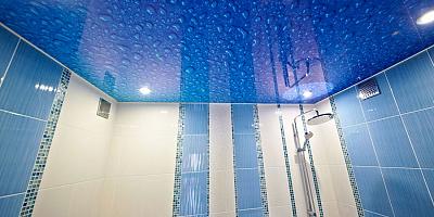 Натяжной потолок с фотопечатью капли в ванную на 6 квадратных метров