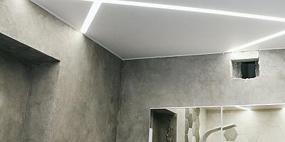 Натяжной потолок в ванную комнату световые линии 4 кв.м